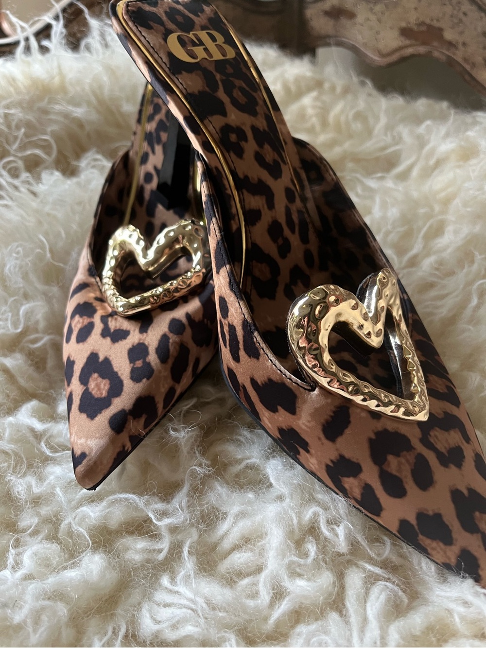 Gianni Bini Heart- Eyes Heels - Picture 2 of 7